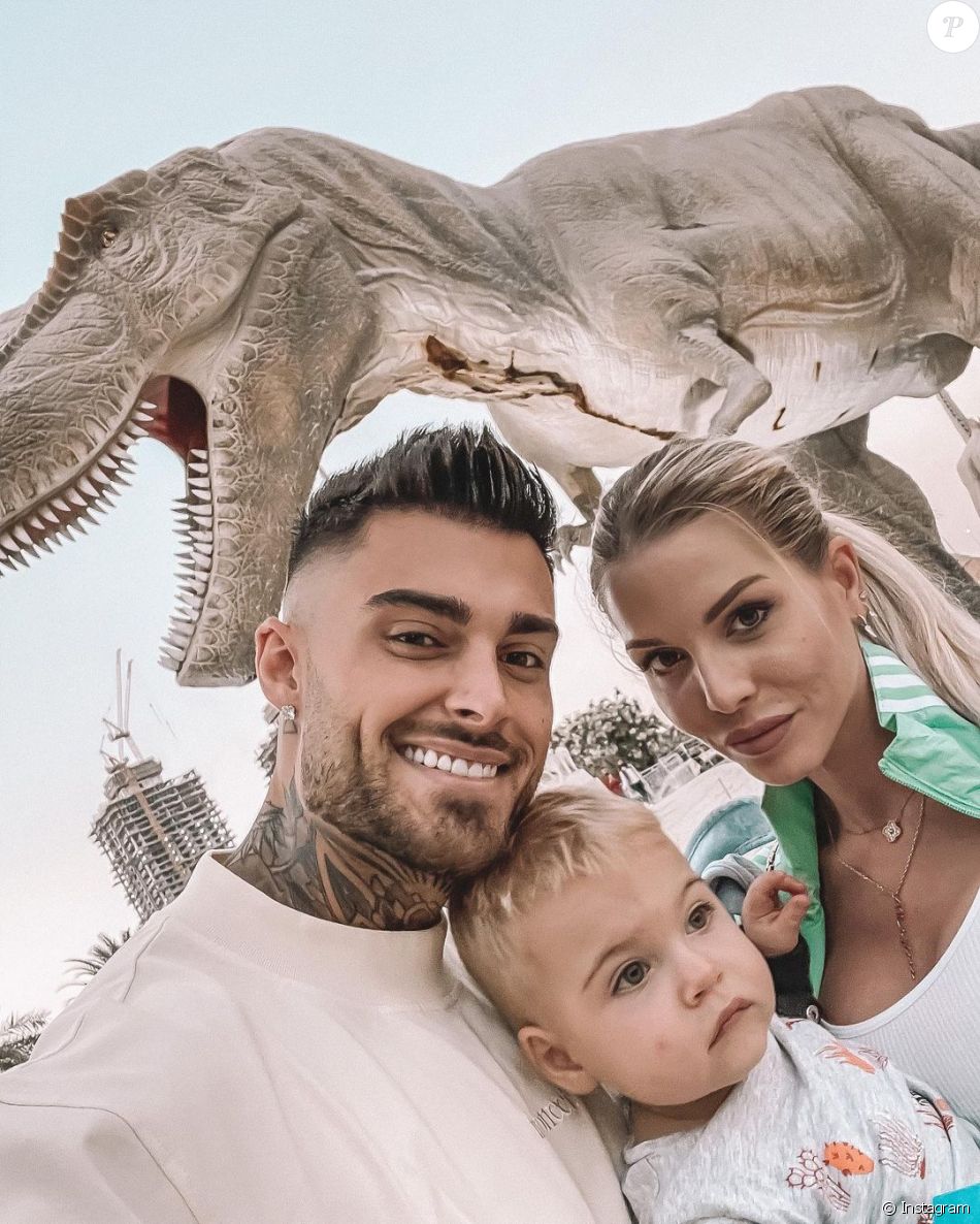 Jessica Thivenin avec son mari Thibault et leur fils Maylone, le 2 décembre 2020