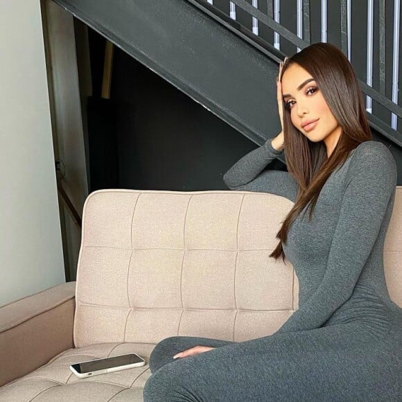 Nabilla a bien changé depuis ses débuts à la télévision. La jolie brune est mariée à Thomas Vergara et maman d'un petit Milann.