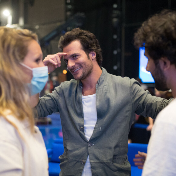 Exclusif - Amir Haddad - Backstage de l'enregistrement de l'émission "La boite à secrets" N°6, présentée par F.Bollaert, diffusée le 13 novembre sur France 3. Le 22 septembre 2020. © Tiziano Da Silva / Bestimage