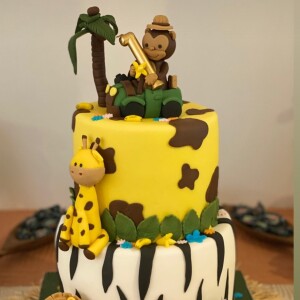 Élodie Fontan a publié une photo d'un incroyable gâteau, avec une bougie "1" au sommet, le 5 décembre 2020. Etait-ce pour l'anniversaire de son fils Raphaël ?