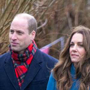 Le prince William, duc de Cambridge, et Catherine (Kate) Middleton, duchesse de Cambridge, rencontrent le personnel et les élèves lors d'une visite à la Holy Trinity Church of England First School à Berwick upon Tweed le deuxième jour d'une tournée de trois jours à travers le pays. Le 7 décembre 2020.