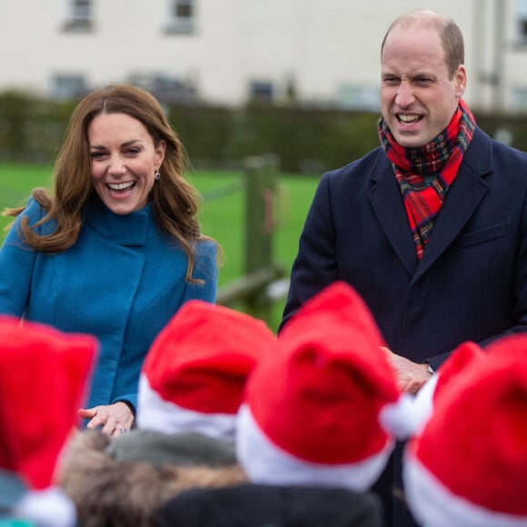 Le prince William, duc de Cambridge, et Catherine (Kate) Middleton, duchesse de Cambridge, rencontrent le personnel et les élèves lors d'une visite à la Holy Trinity Church of England First School à Berwick upon Tweed le deuxième jour d'une tournée de trois jours à travers le pays. Le 7 décembre 2020.