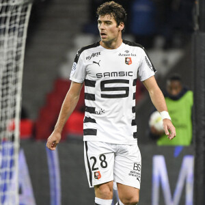 Yoann Gourcuff - Karine Ferri encourage son compagnon Yoann Gourcuff lors du match Psg-Rennes au Parc des Princes à Paris le 6 novembre 2016. (victoire 4-0 du Psg) © Pierre Perusseau/Bestimage