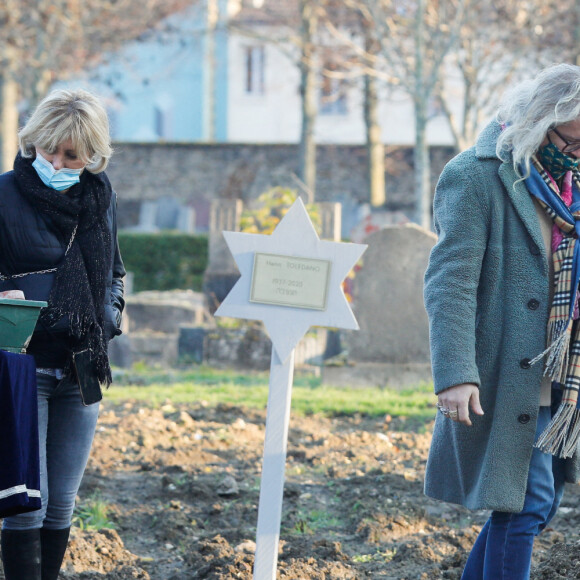 Pierre-Jean Chalençon assiste aux obsèques de Robert Castel (de son vrai nom Robert Moyal) au cimetière de Pantin, le 8 décembre 2020.