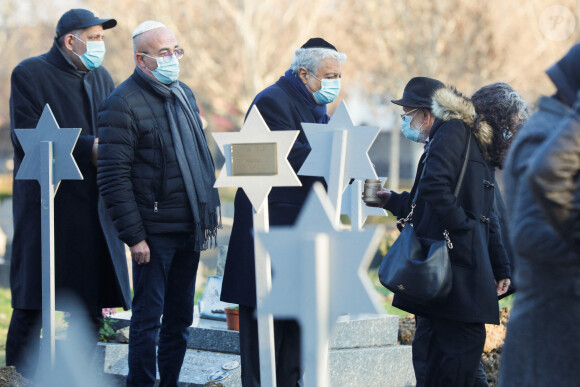 assiste aux obsèques de Robert Castel (de son vrai nom Robert Moyal) au cimetière de Pantin, le 8 décembre 2020.