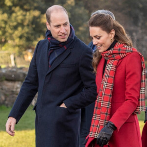 Le prince William et Catherine Kate Middleton rencontrent des étudiants au chateau de Cardiff pour évoquer leur ressenti sur le confinement.