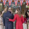 Le prince William, duc de Cambridge, et Catherine (Kate) Middleton, duchesse de Cambridge, lors d'une visite à Cleeve Court Residential Care, Cleeve Green, à Twerton, Bath, le personnel partage son expérience en matière de soins et comment aider les résidents à rester en contact avec leurs proches tout au long de l'épidémie de Coronavirus (COVID-19), à Bath le 8 décembre 2020.