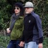 Exclusif - George Clooney et sa femme Amal (Alamuddin), enceinte, se promènent en amoureux le long de la Tamise dans le Berkshire le 31 mars 2017.