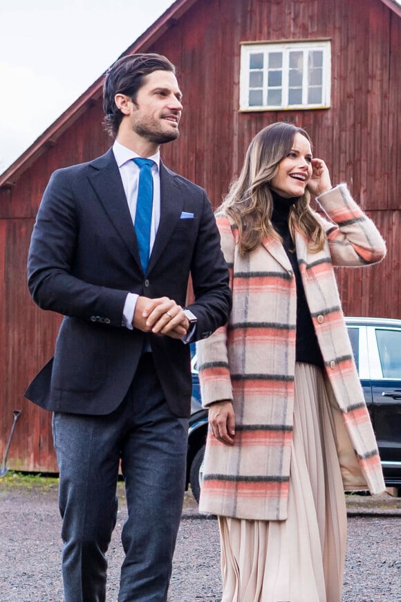 Le prince Carl Philip et la princesse Sofia (Hellqvist) de Suède se rendent à la ferme restaurant "Kulinarika" à Västra Ämtervik dans la municipalité de Sunne, automne 2020, en pleine épidémie de coronavirus (Covid-19).