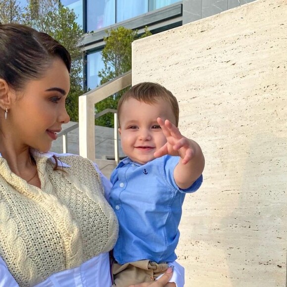 Nabilla en famille sur Instagram.