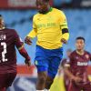 Le footballeur sud-africain Motjeka Madisha (maillot jaune) lors du match Mamelodi Sundowns - Stellenbosch FC le 28 novembre 2020.
