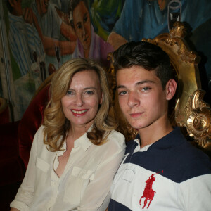 Valérie Trierweiler et son fils Léonard - Inauguration de la Fête des Tuileries à Paris