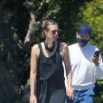 Exclusif - Maria Sharapova et son compagnon Alexander Gilkes s'intéressent au terrain vide à côté de la maison de Maria à Manhattan Beach, Los Angeles, Californie, Etats-Unis, le 16 mai 2020.   