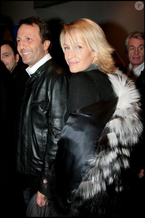 Estelle Lefébure et Arthur après l'avant-première de "Bienvenue chez les Ch'tis" à Paris, le 18 février 2008.