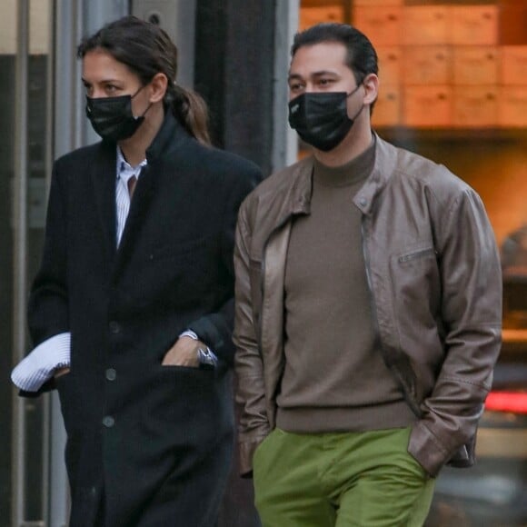 Exclusif - Katie Holmes et son compagnon Emilio Vitolo Jr. se baladent à New York le 2 décembre 2020. 