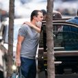 Katie Holmes et son compagnon Emilio Vitolo Jr., très amoureux, s'embrassent à New York le 27 novembre 2020.
