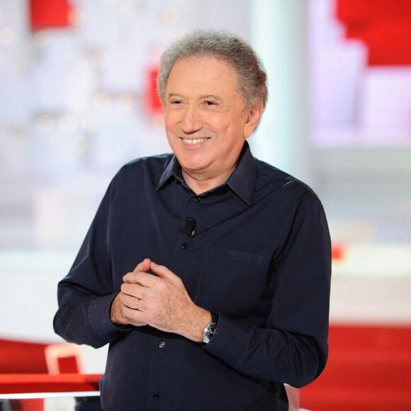 Michel Drucker - Enregistrement de l'émission "Vivement Dimanche prochain" présentée par M.Drucker. © Guillaume Gaffiot / Bestimage