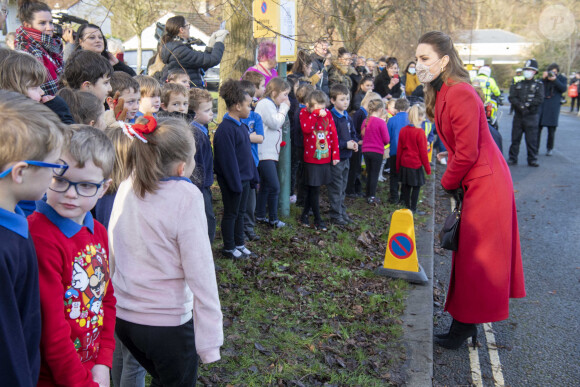 Le prince William, duc de Cambridge, et Catherine (Kate) Middleton, duchesse de Cambridge, lors d'une visite à Cleeve Court Residential Care, Cleeve Green, à Twerton, Bath, le personnel partage son expérience en matière de soins et comment aider les résidents à rester en contact avec leurs proches tout au long de l'épidémie de Coronavirus (COVID-19), à Bath le 8 décembre 2020.