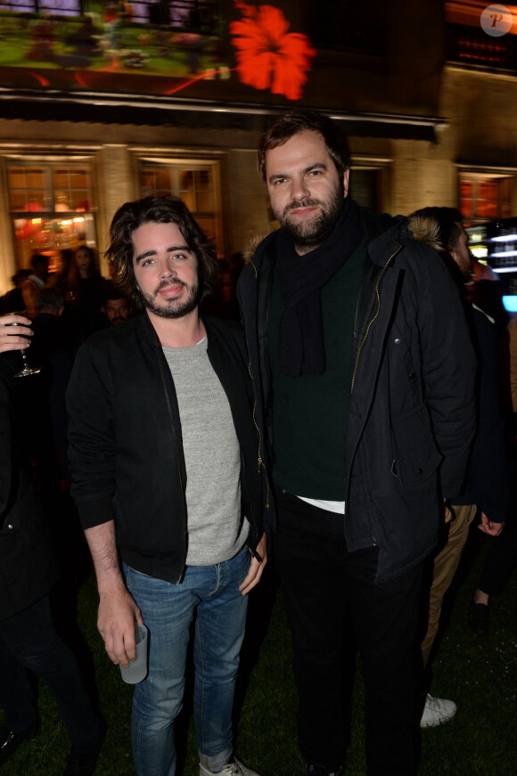 Eric Metzger et Quentin Margot lors de la soirée "Folie's Tonic" des 10 ans de la Villa Schweppes à l'hotêl particulier Mona Bismarck American à Paris, France, le 20 avril 2017. © Rachid Bellak/Bestimage