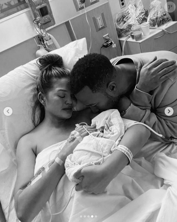 Chrissy Teigen à l'hôpital avec son mari John Legend et leur fils Jack, mort né.
