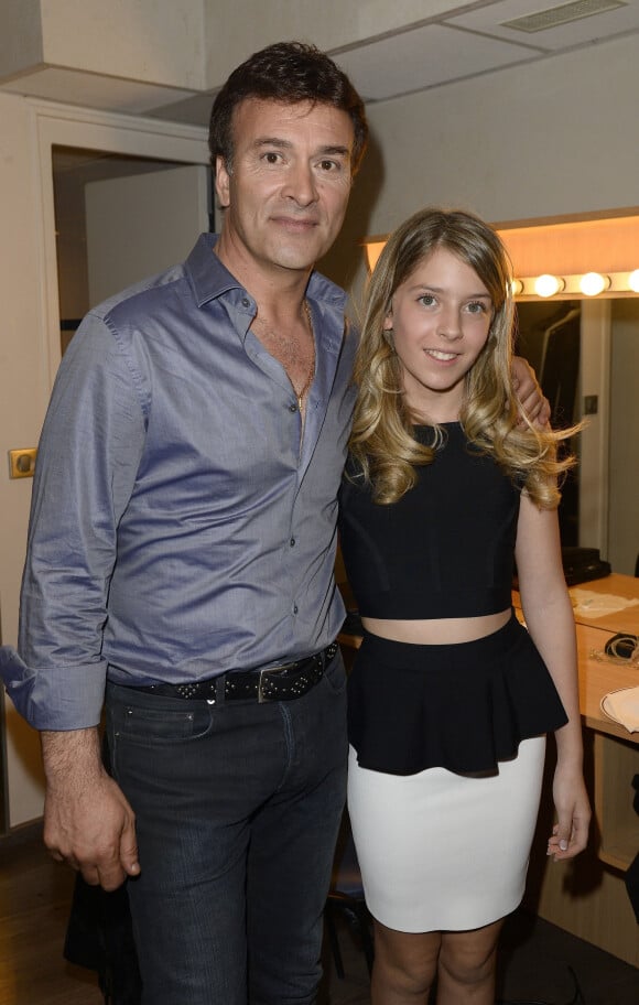 Tony Carreira et sa fille Sara - People au concert exceptionnel de Tony Carreira au Palais des Sports à Paris, le 12 avril 2014.