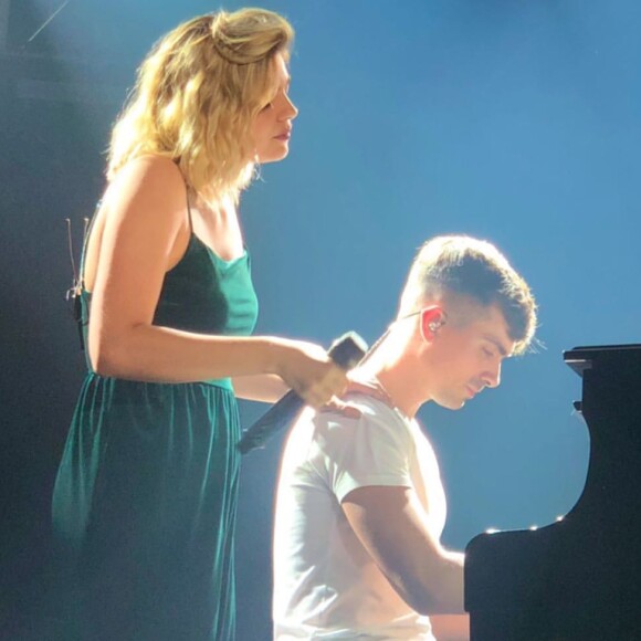 Louane a partagé des photos avec son compagnon Florian Rossi sur Instagram le 27 décembre 2020.