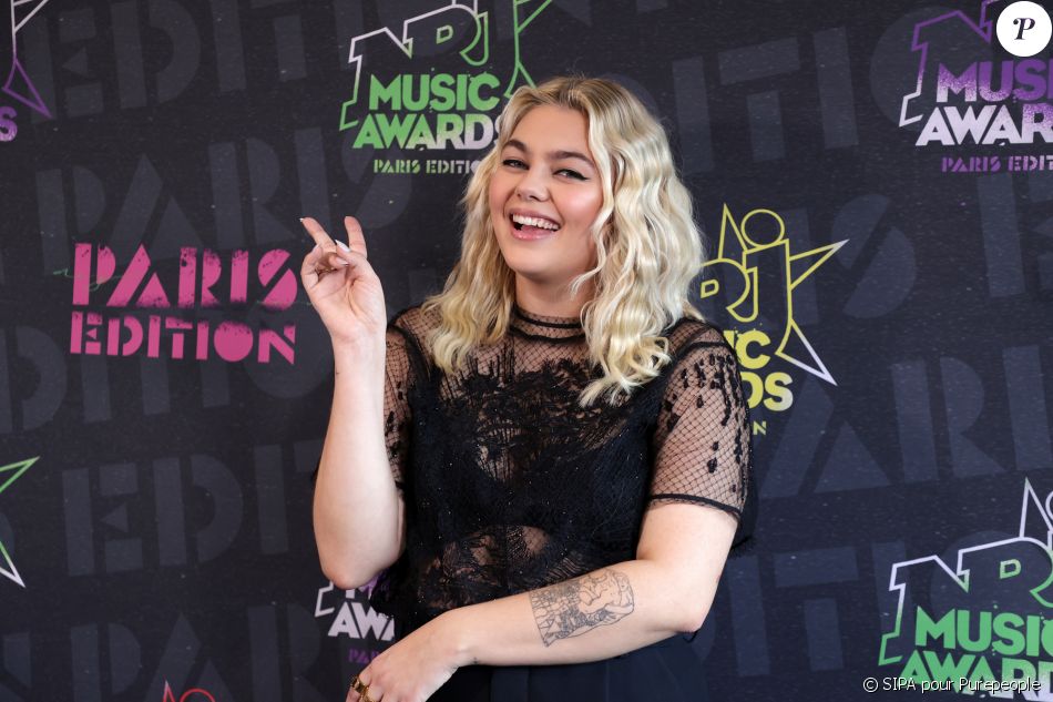 Louane Emera lors des NRJ Music Awards, le samedi 5 décembre 2020.