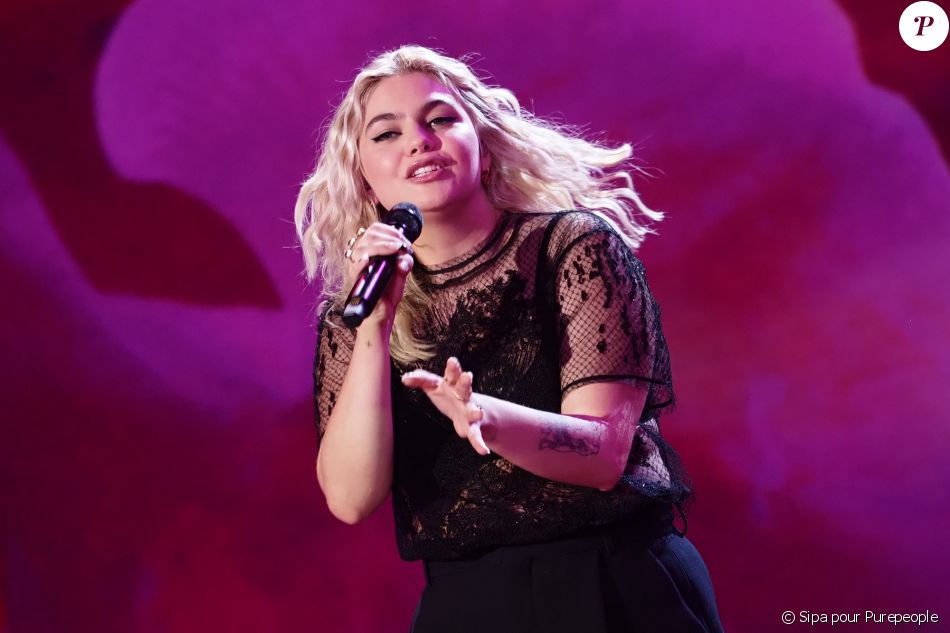 Louane à la 22e édition des NRJ Music Awards à la Seine musicale, le 5 décembre 2020.