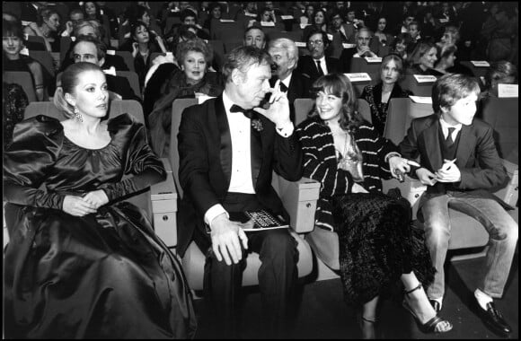 Catherine Deneuve, Yves Montand, Romy Schneider et son fils David aux César en 1981.