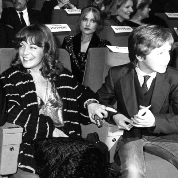 Catherine Deneuve, Yves Montand, Romy Schneider et son fils David aux César en 1981.