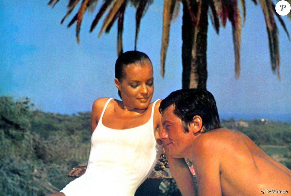 Alain Delon et Romy Schneider sur le tournage du film &quot;La piscine&quot;. 1969