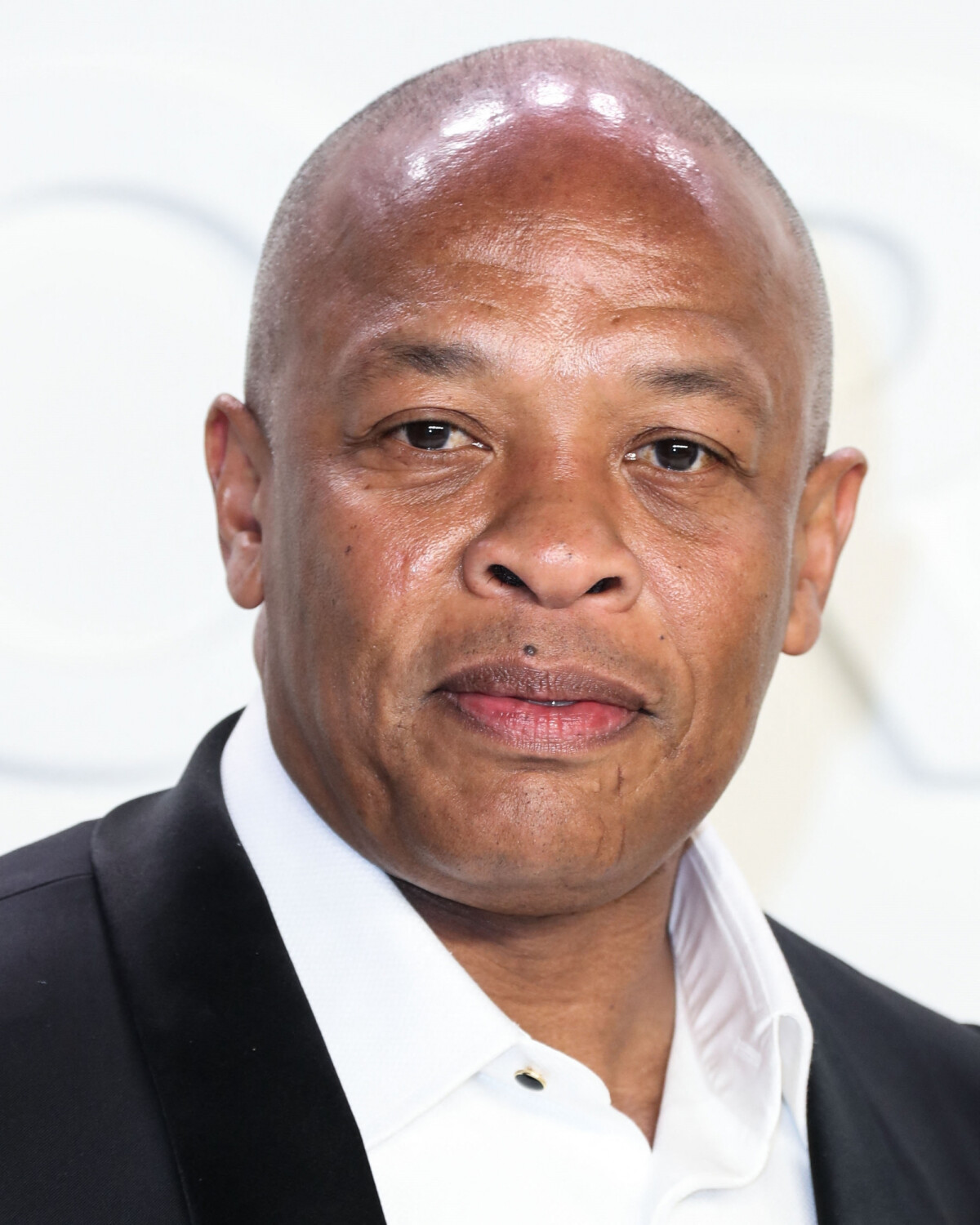 Vidéo Info Le Rappeur Dr Dre Hospitalisé Pour Une Suspicion Danévrisme Se Porte Bien 