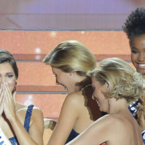 Iris Mittenaere, Miss Nord-Pas-de-Calais élue Miss France 2016 lors du concours organisé à Lille, le 19 décembre 2015.