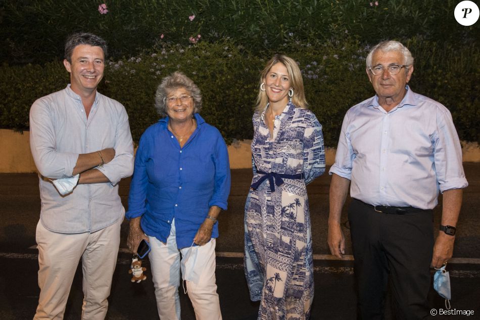 Exclusif - Benjamin Griveaux, Jacqueline Franjou, Julia Minkowski et Michel Boujenah arrivent pour la représentation de la pièce "Hugo au bistrot" sur la scène du théâtre de Verdure lors de la 36ème édition du Festival de Ramatuelle, France, le 7 août 2020. © Cyril Bruneau/Festival de Ramatuelle/Bestimage