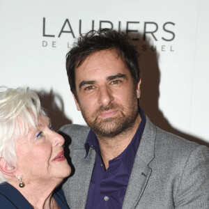 Line Renaud (Laurier d'Interprétation Féminine) et Grégory Montel au 25e palmarès pour les Lauriers de l'Audiovisuel au Théâtre Marigny à Paris, France, le 10 février 2020. © Coadic Guirec/Bestimage