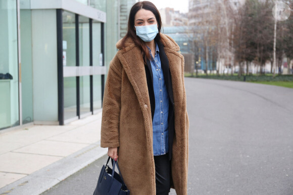 Exclusif - Sofia Essaïdi à la sortie des studios de Radio France à Paris. Le 6 janvier 2021 