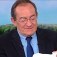 Jean-Pierre Pernaut présente son dernier Journal de 13h sur TF1 après 33 ans de carrière.
