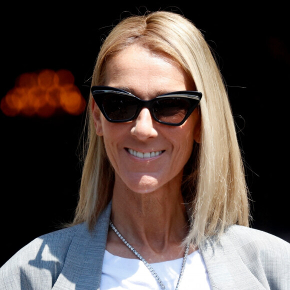 Celine Dion à la sortie de l'hôtel de Crillon à Paris pendant la fashion week Haute-Couture automne-hiver 2019/2020 le 3 juillet 2019.