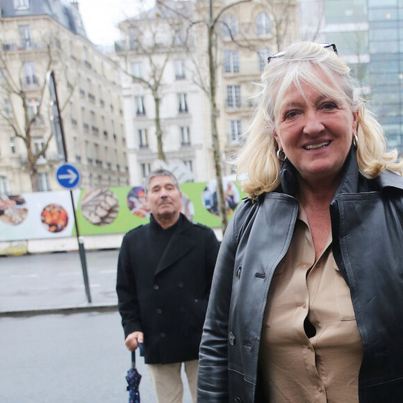 Exclusif - Charlotte de Turckheim - People à leur arrivée dans les studios RTL à Paris. Le 16 décembre 2019 © Jonathan Rebboah / Panoramic / Bestimage