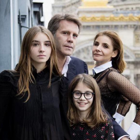Carte de voeux de la famille princière de Savoie pour l'année 2020 le 1er janvier 2020. La princesse Vittora, princesse de Carignano et marquise d'Ivrée et sa soeur, la princesse Luisa, princesse de Quiers et comtesse de Salemi, devant leurs parents, le prince Emmanuel-Philibert, prince de Venise et son épouse, la princesse Clotilde © Real Casa di Savoia via Bestimage 