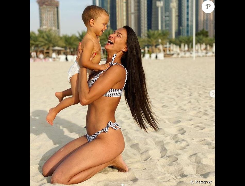 Julie Ricci en bikini, décembre 2020