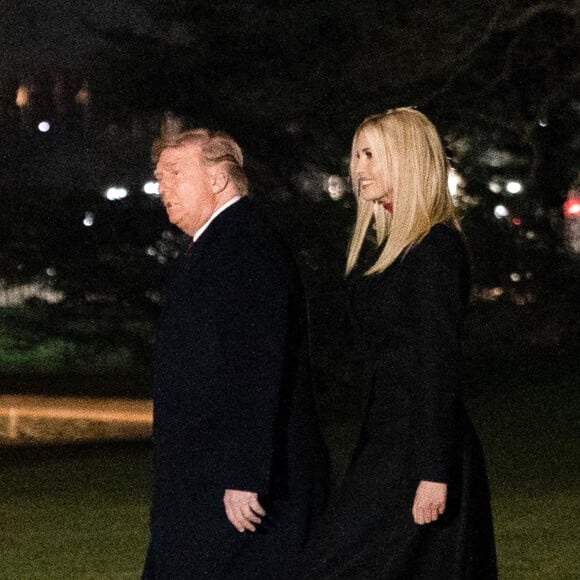 Le président Donald Trump et sa fille Ivanka, et conseillère, quittent la Maison Blanche pour se rendre en Georgie le 4 janvier 2021