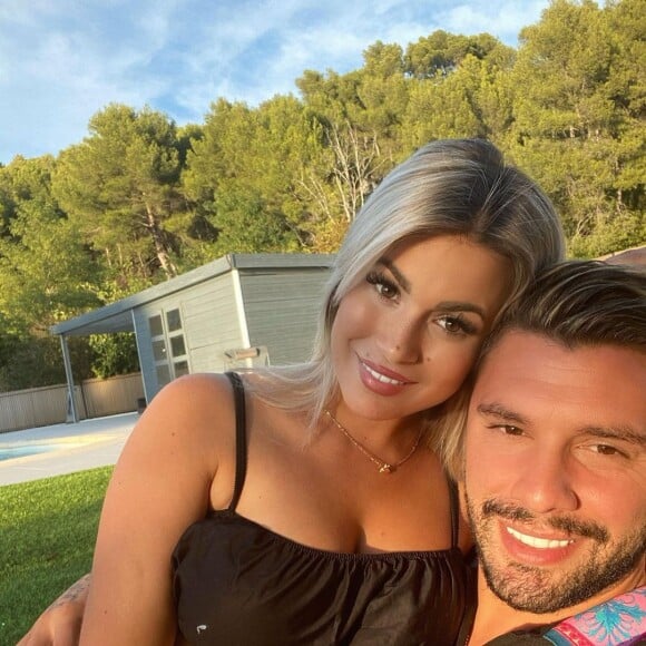 Carla Moreau et Kevin Guedj amoureux sur Instagram.