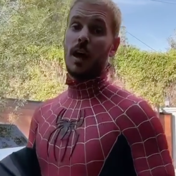 M. Pokora se déguise en Spiderman le 16 janvier 2021 sur Instagram.