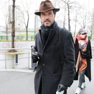 Exclusif - Melvil Poupaud arrive aux studios de Radio France à Paris. Le 14 janvier 2021.