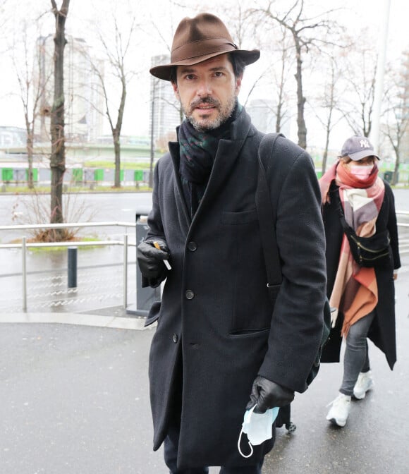 Exclusif - Melvil Poupaud arrive aux studios de Radio France à Paris. Le 14 janvier 2021.