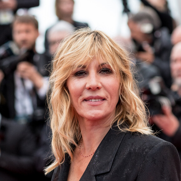 Mathilde Seigner - Montée des marches du film "Les plus belles années d'une vie" lors du 72ème Festival International du Film de Cannes. Le 18 mai 2019 © Jacovides-Moreau / Bestimage