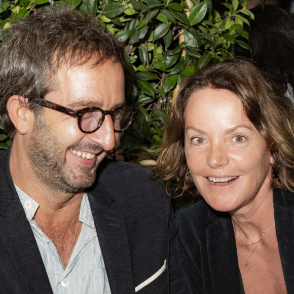 Exclusif - Cendrine Dominguez et son nouveau compagnon Cyrille Eldin - Cyrille Eldin et Cendrine Dominguez en couple lors de la soirée en hommage au personnel soignant de l'APHP (Assistance Publique - Hôpitaux de Paris) au restaurant "Le Récamier" à Paris. © Jack Tribeca/Bestimage