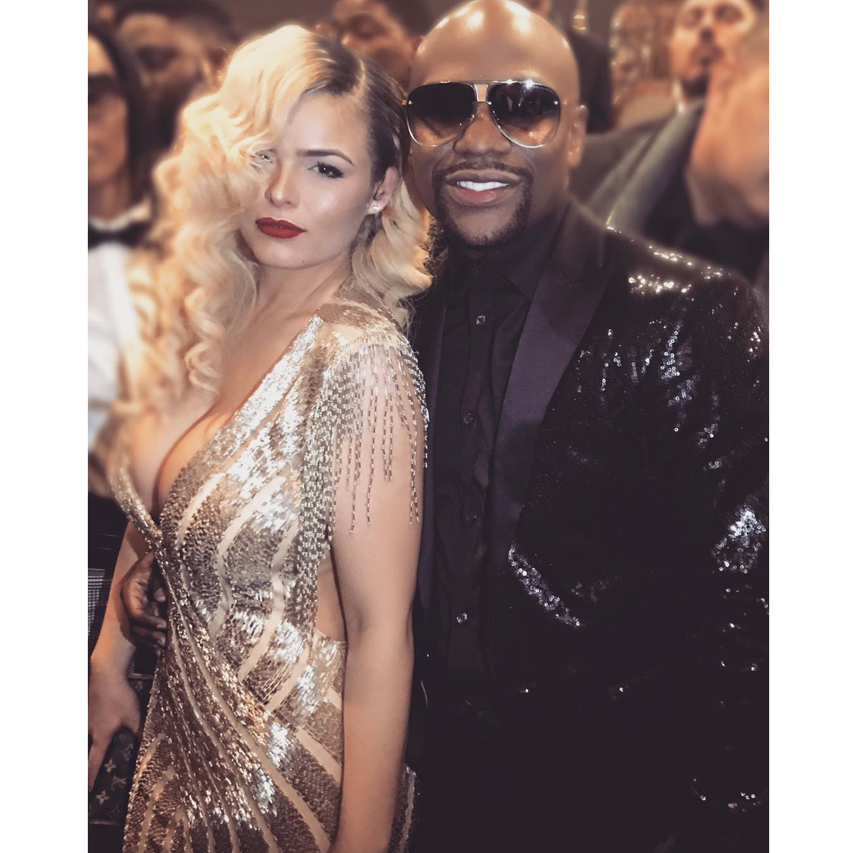 Floyd Mayweather : Fiancé à une danseuse de son club de striptease ? -  Purepeople