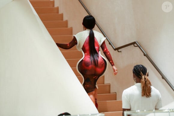 Offset et son épouse Cardi B font du shopping dans une boutique Louis Vuitton à Los Angeles, le 22 janvier 2021.